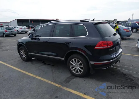 2015 Volkswagen Touareg Tdi Sport W/Technology z USA, uszkodzony, nr VIN WVGEP9BP0FD001551
